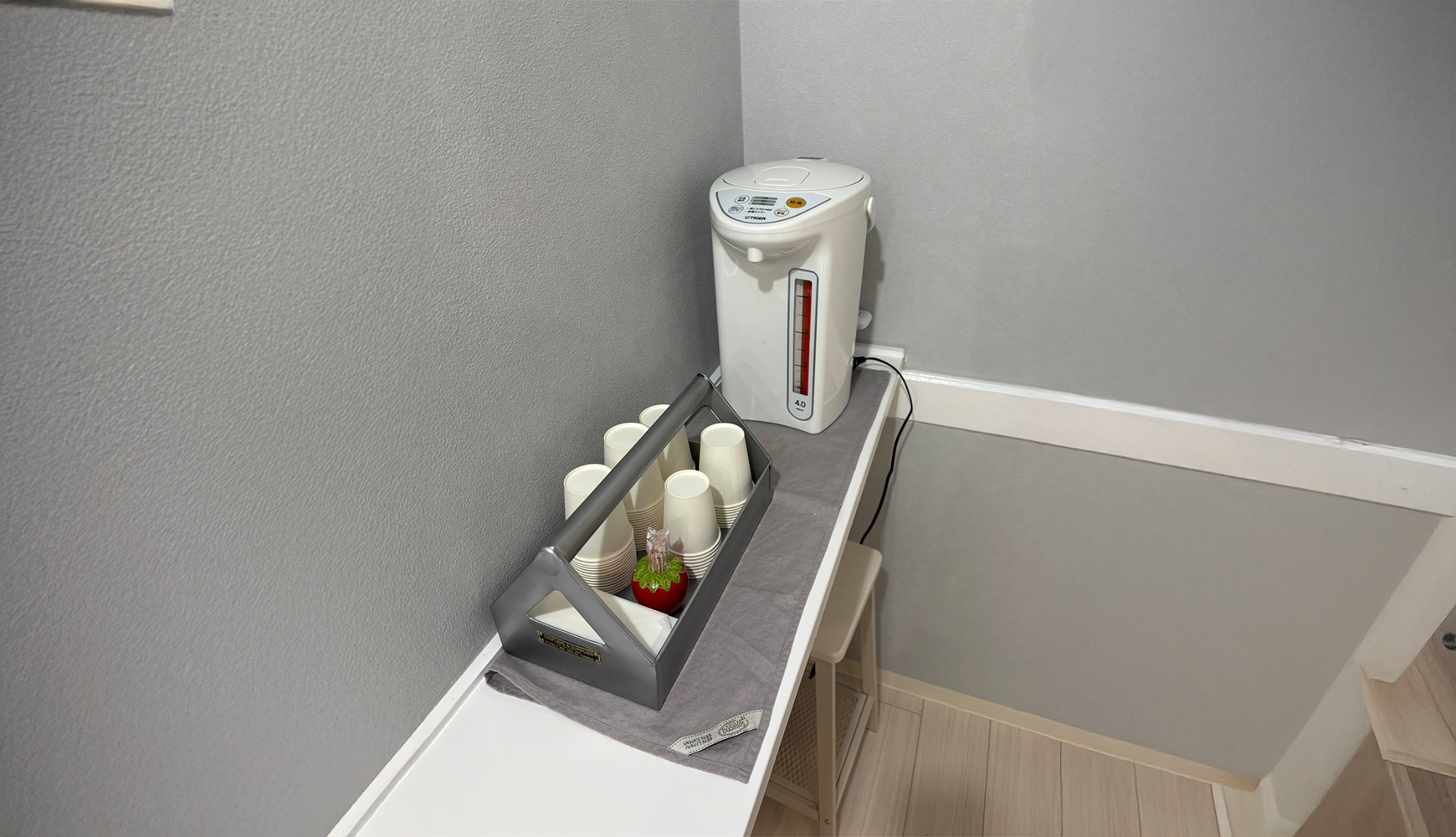 温かいお茶のご用意｜恋氷の店内サービス